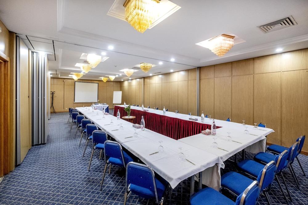 Hotel Ibn Khaldoun Tunis Exterior photo