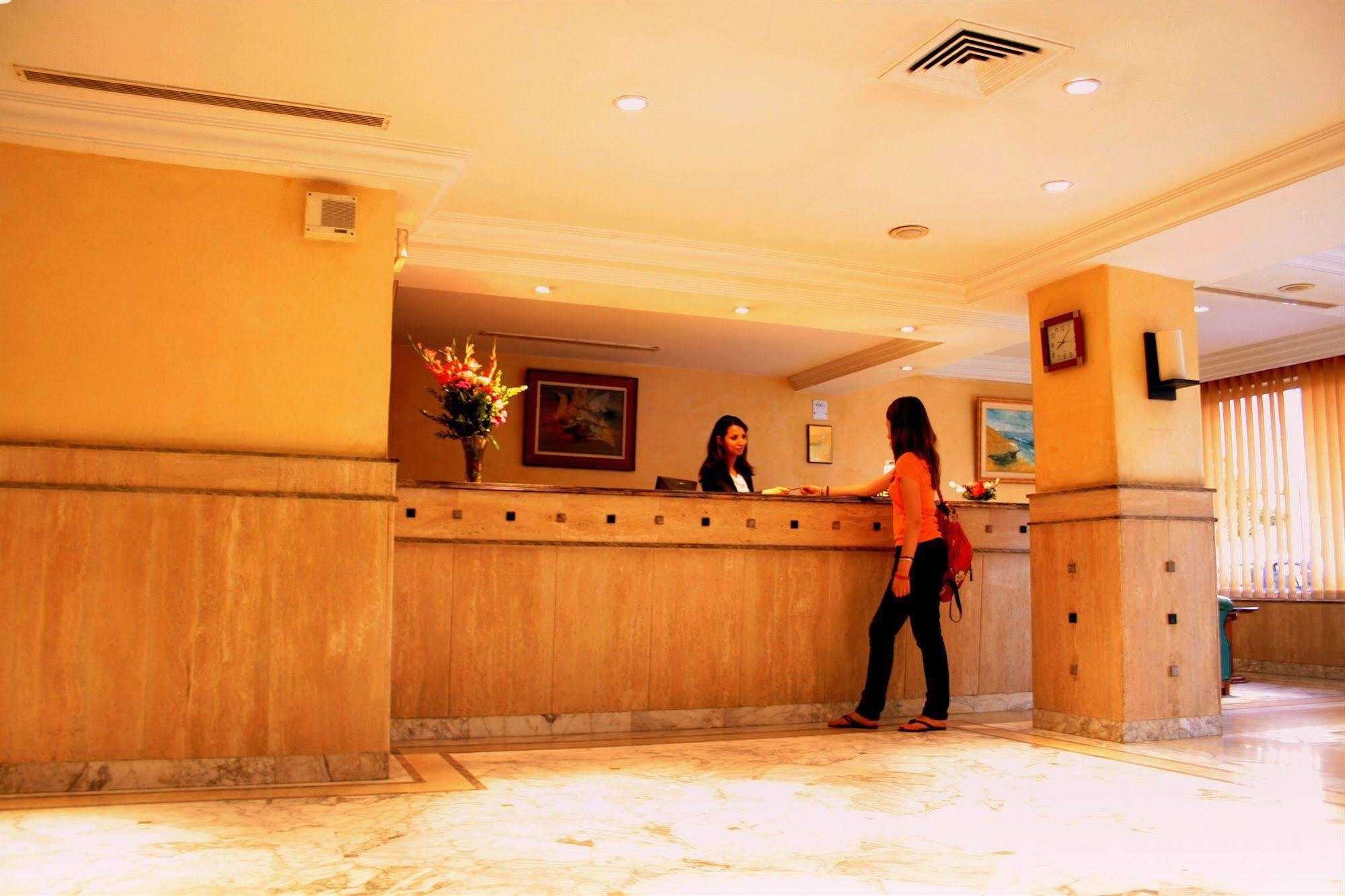 Hotel Ibn Khaldoun Tunis Exterior photo